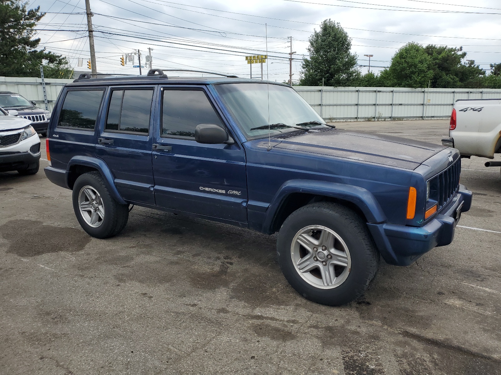 1J4FF58S9YL202285 2000 Jeep Cherokee Classic