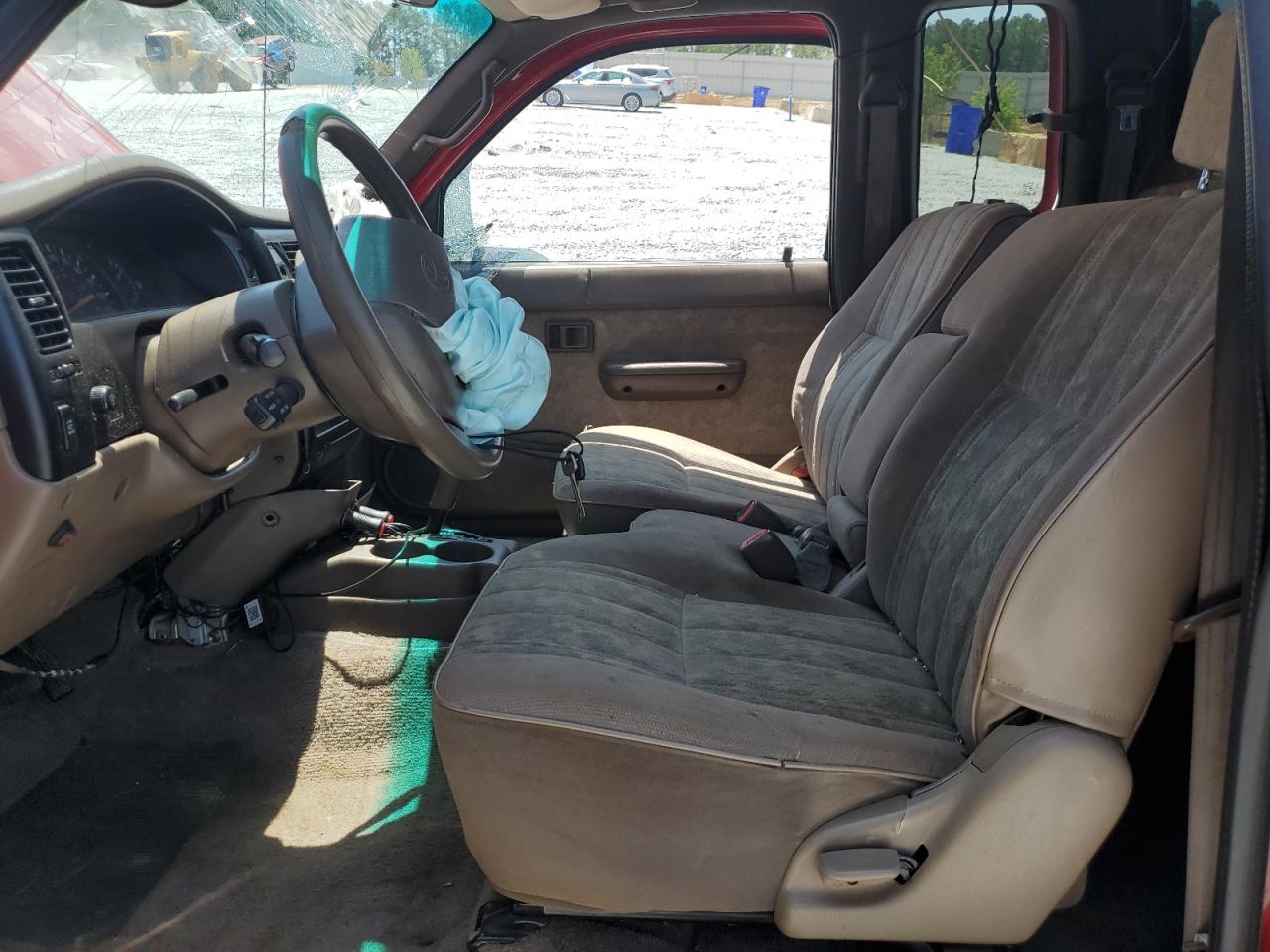 2000 Toyota Tacoma Xtracab Prerunner VIN: 5TESM92N7YZ700913 Lot: 63202154