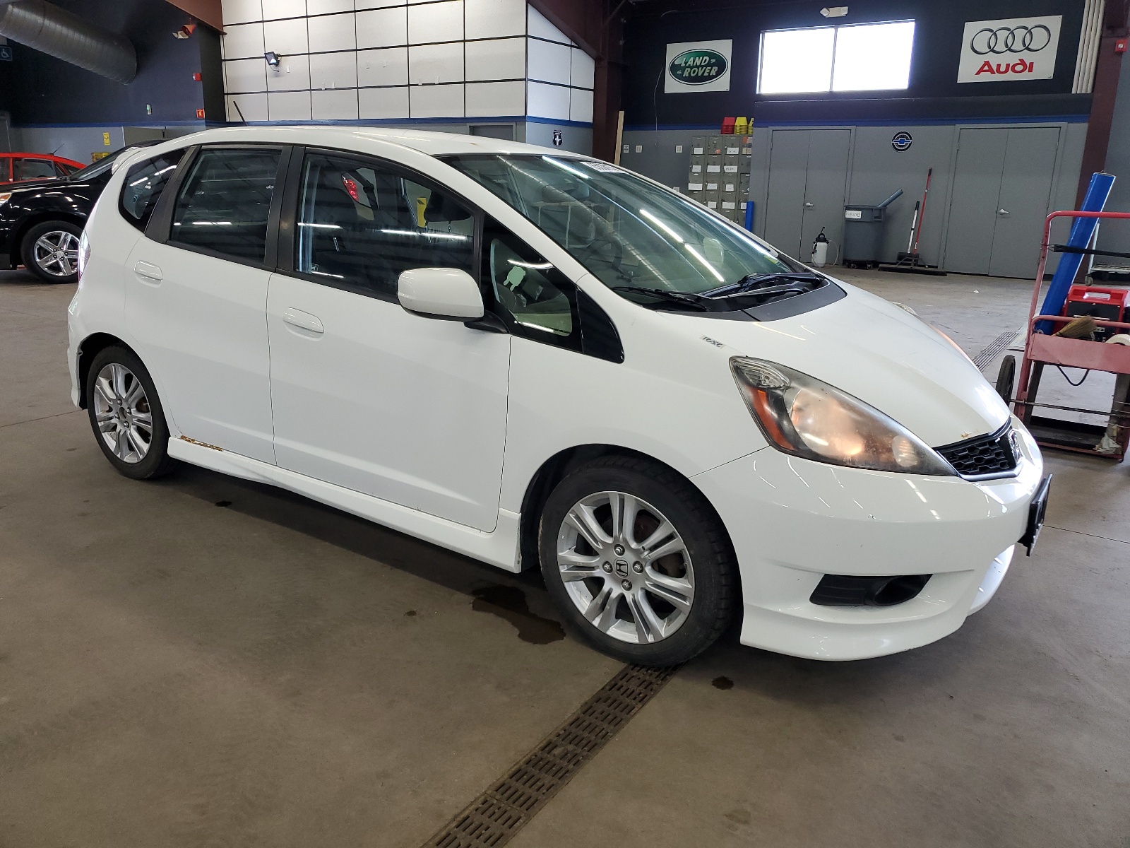 2013 Honda Fit Sport vin: JHMGE8H58DC077703