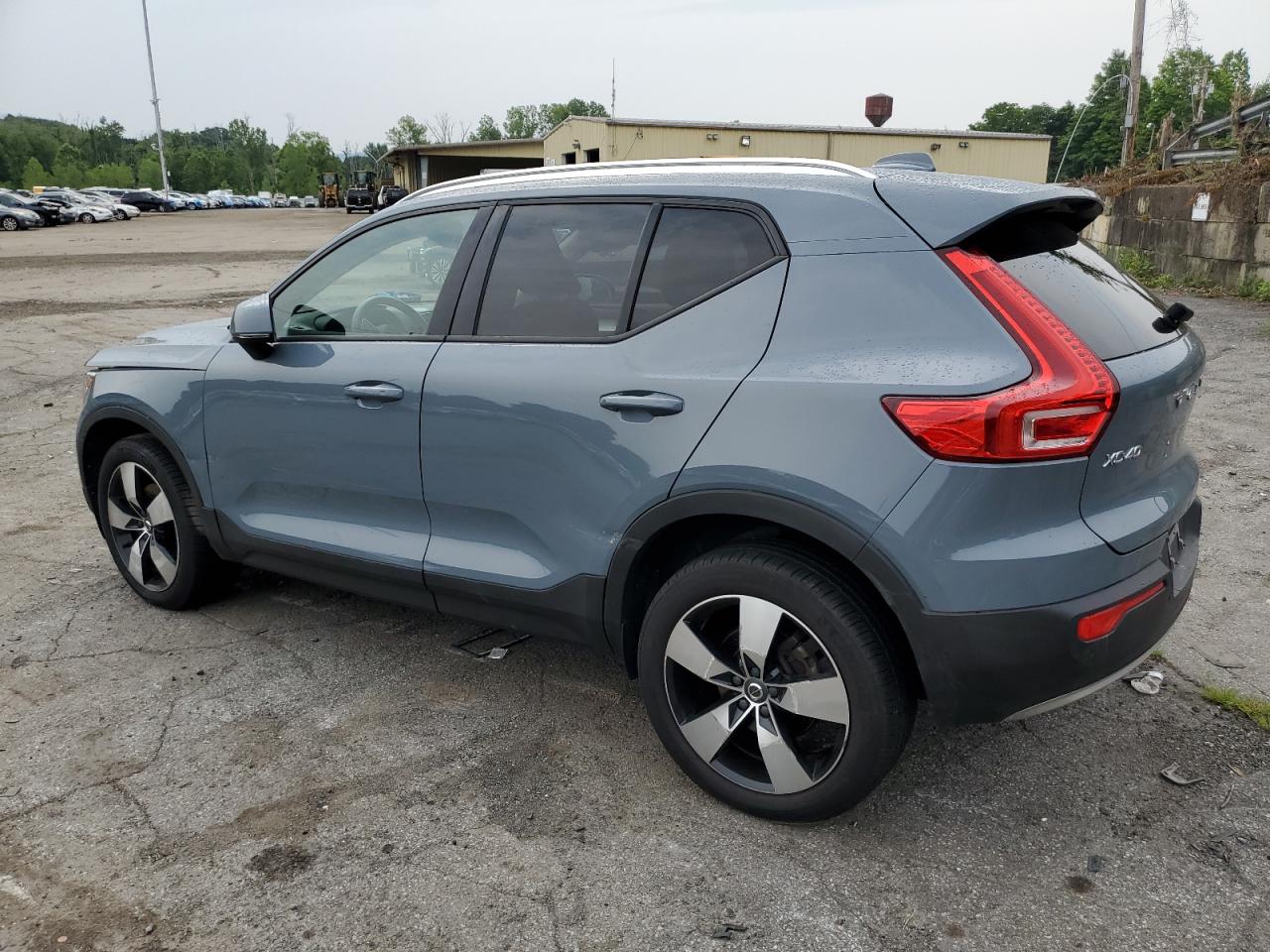 2021 Volvo Xc40 T5 Momentum VIN: YV4162UK6M2403689 Lot: 64292514