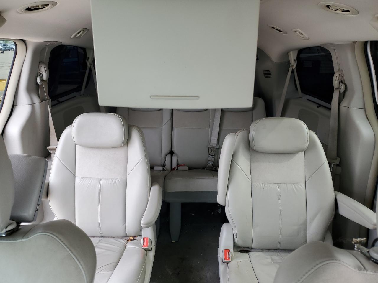 2010 Chrysler Town & Country Limited VIN: 2A4RR7DX8AR451613 Lot: 62293924