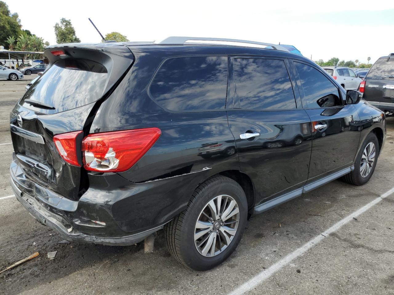 2017 Nissan Pathfinder S VIN: 5N1DR2MN6HC602884 Lot: 62852574