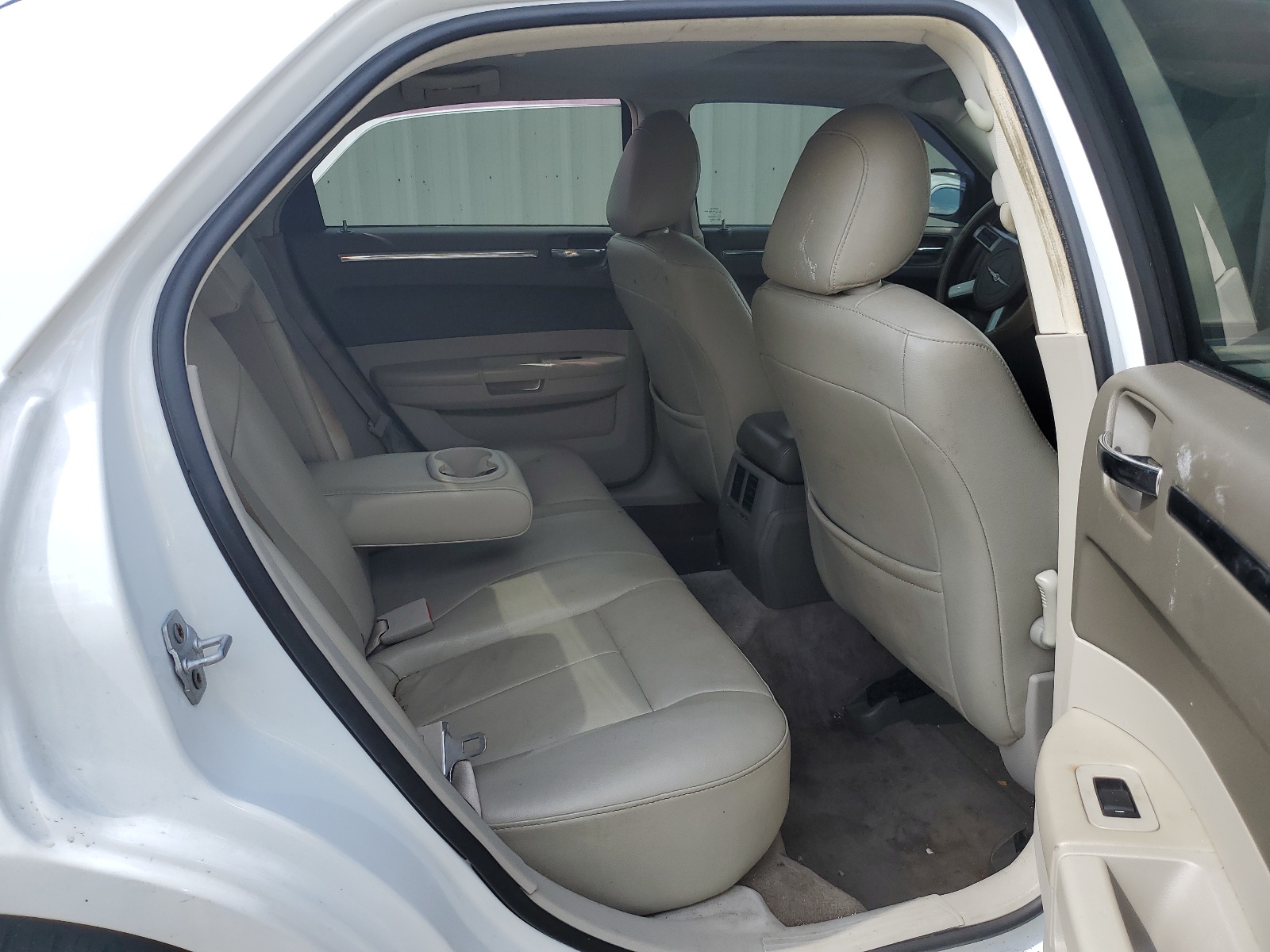 2C3CA5CV5AH264685 2010 Chrysler 300 Touring