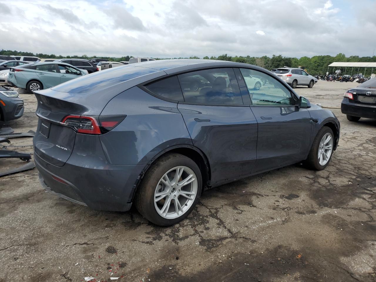 7SAYGDEE7PA140715 Tesla Model Y  3