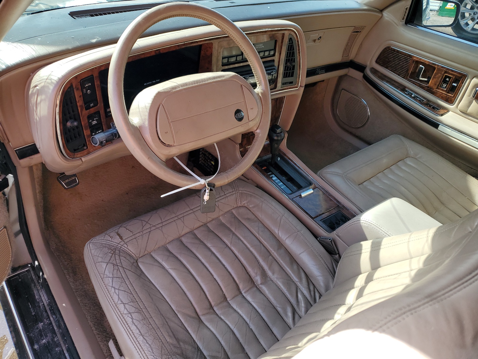 1G4EZ13C1LU416333 1990 Buick Riviera