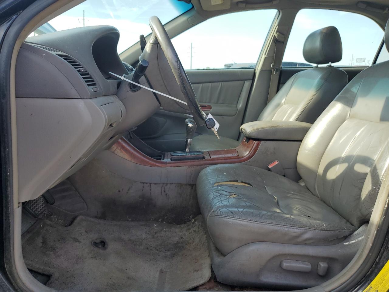 2003 Toyota Camry Le VIN: 4T1BF30K33U058476 Lot: 63023524