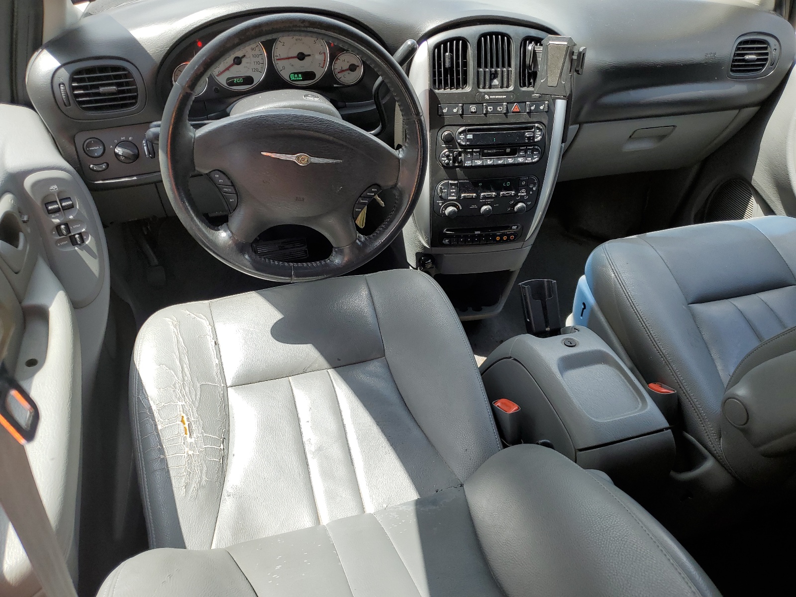 2C4GP54LX5R505200 2005 Chrysler Town & Country Touring