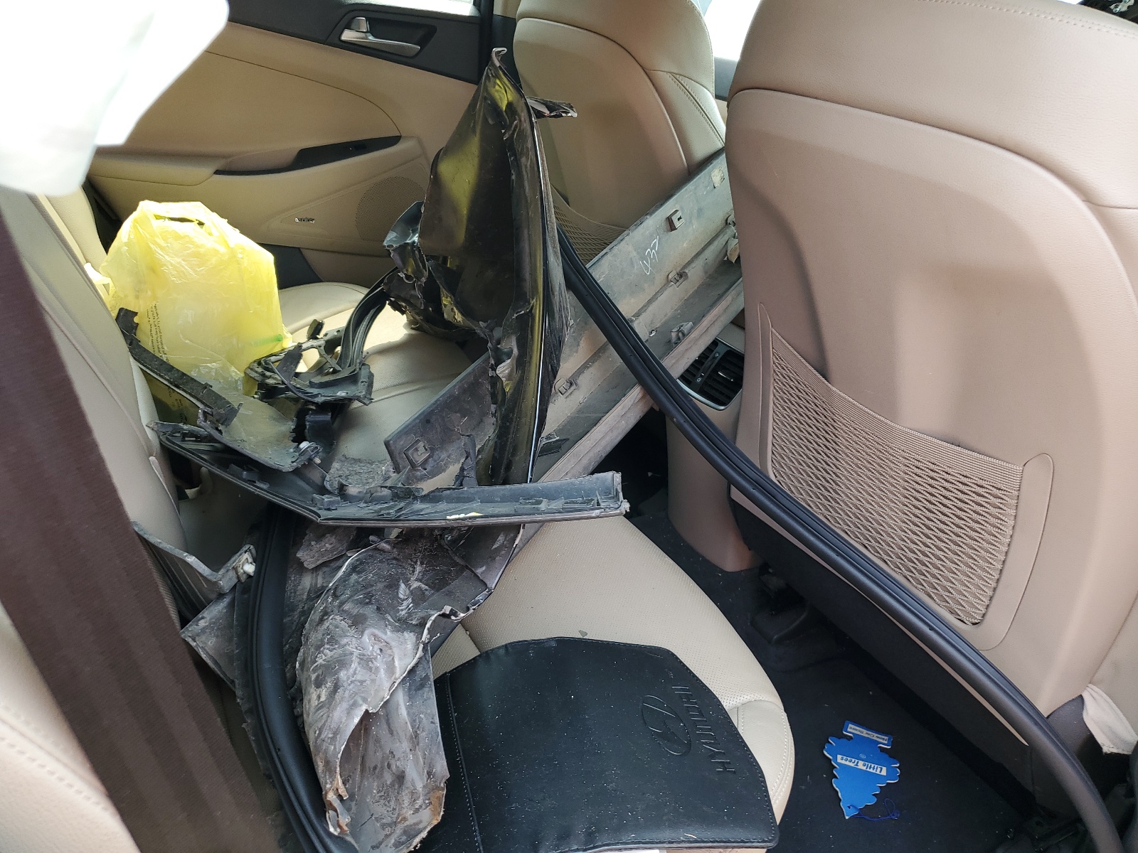 KM8J3CA43JU621902 2018 Hyundai Tucson Sel