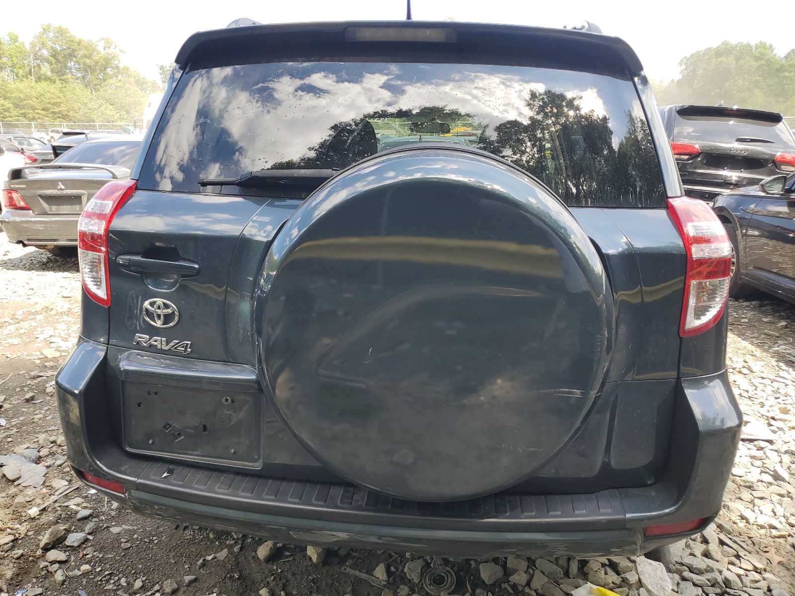 2T3ZF4DV2BW092195 2011 Toyota Rav4