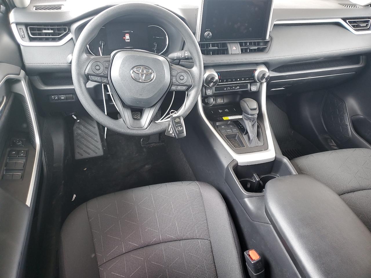 2024 Toyota Rav4 Xle VIN: 2T3W1RFV0RC282293 Lot: 63986474