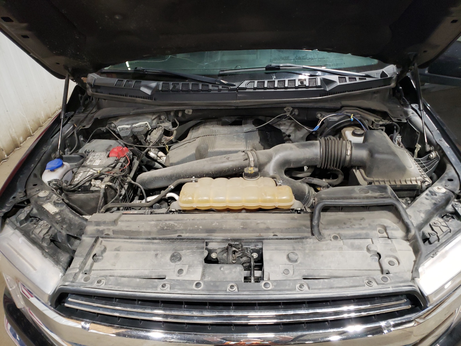 1FTEW1E41KFA98686 2019 Ford F-150 Lariat