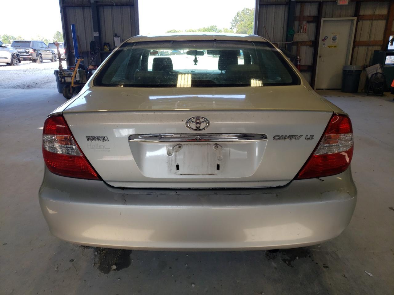 2004 Toyota Camry Le VIN: JTDBE32K440262779 Lot: 64209894