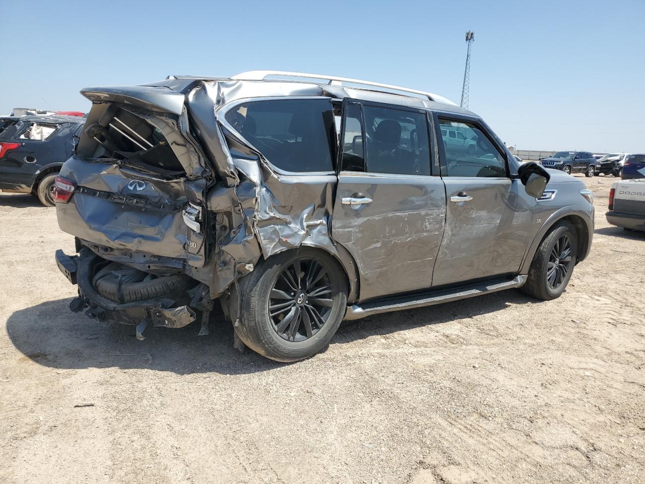 2019 Infiniti QX80 - Image 3