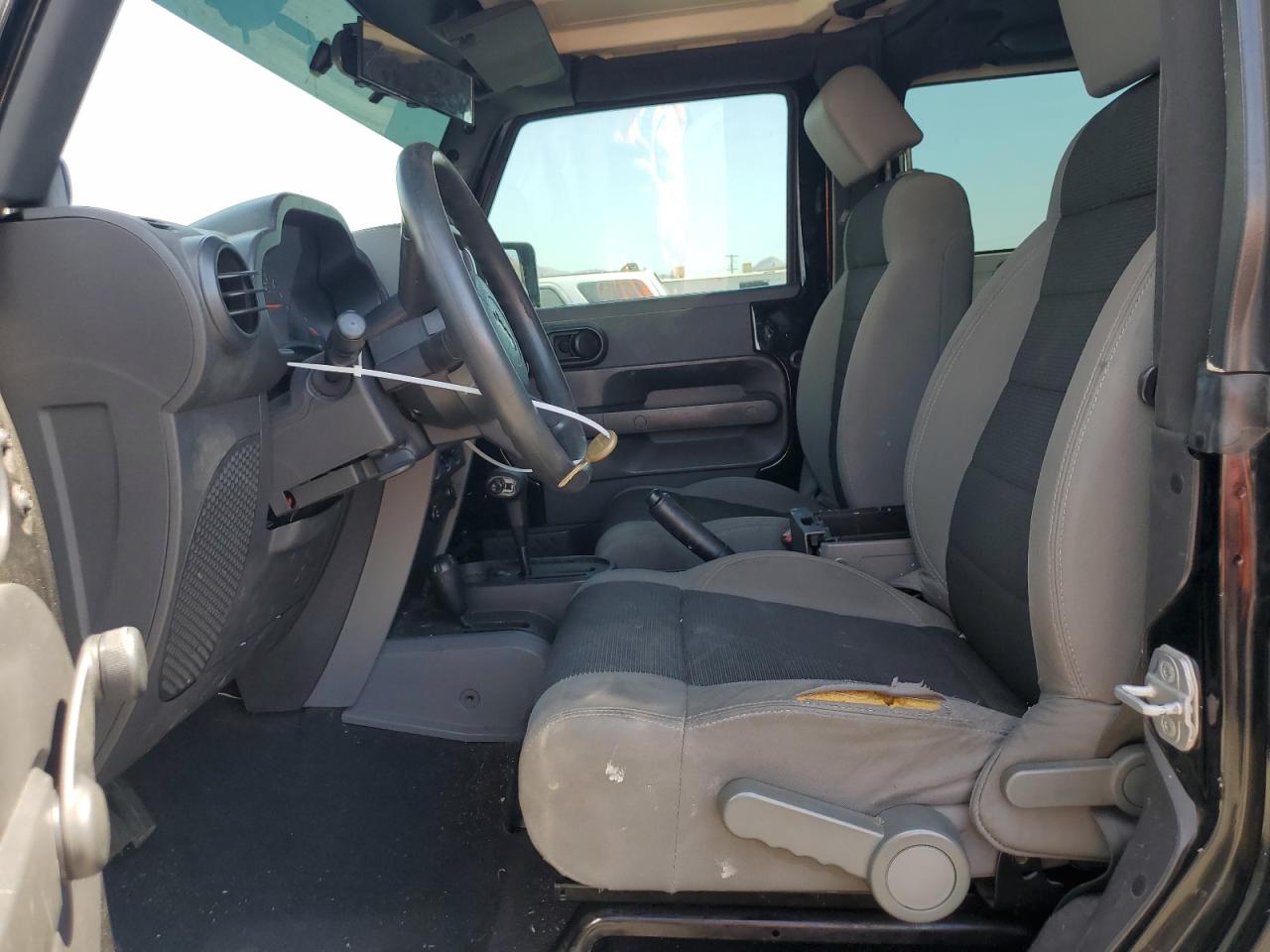 2007 Jeep Wrangler X VIN: 1J8FA241X7L122369 Lot: 64302384