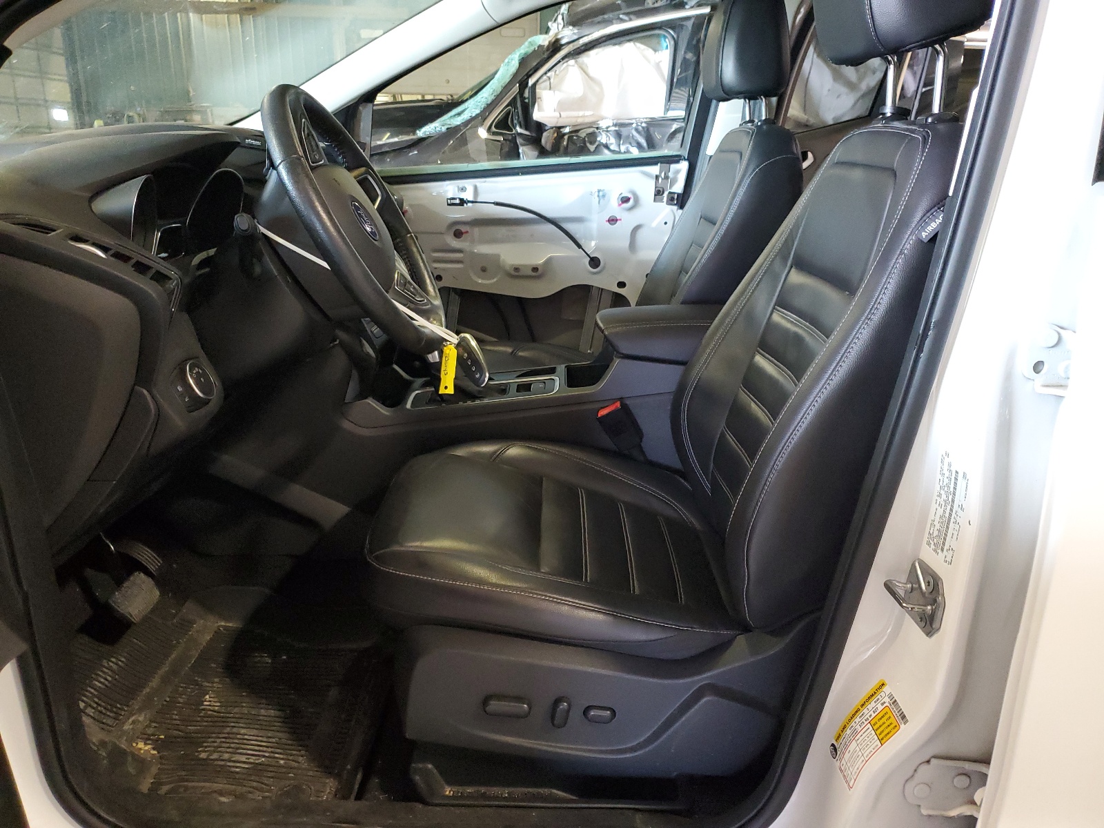 1FMCU9J91HUE02533 2017 Ford Escape Titanium