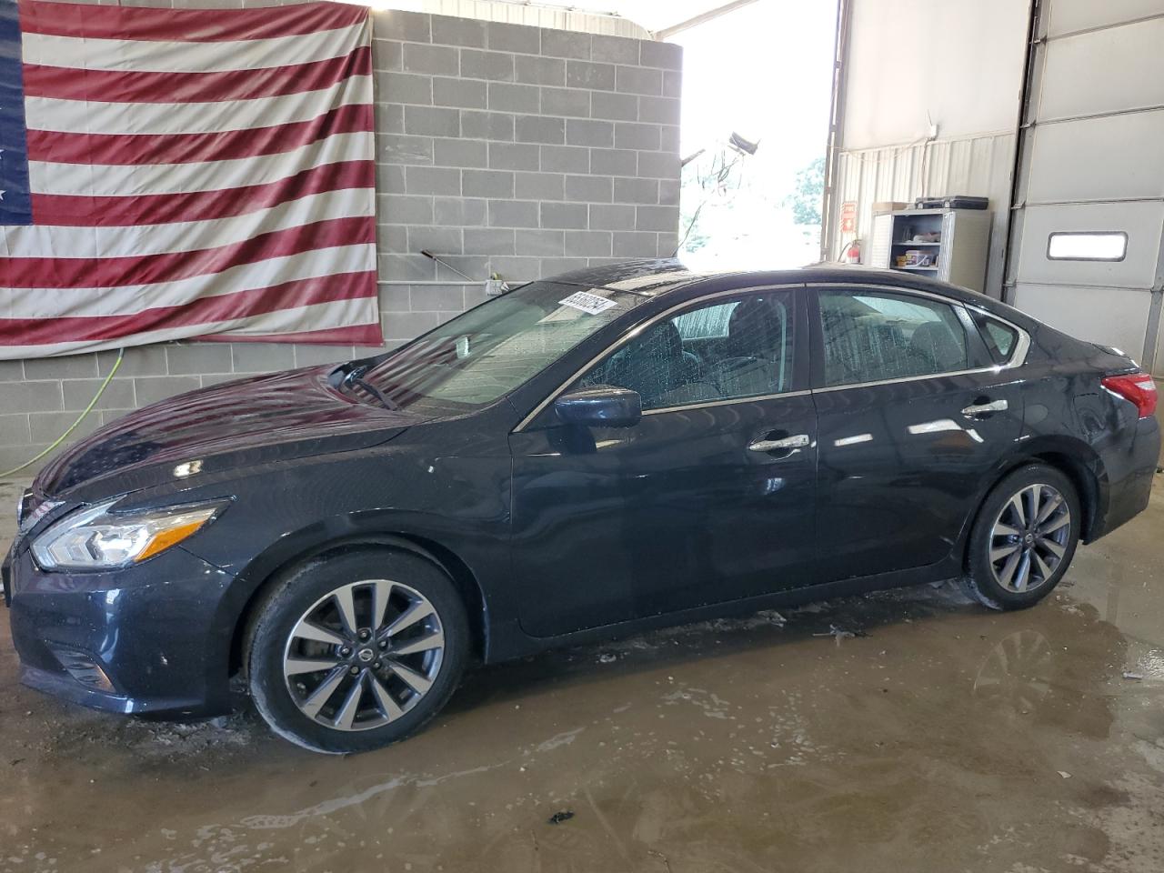 1N4AL3AP3HC215946 2017 NISSAN ALTIMA - Image 1