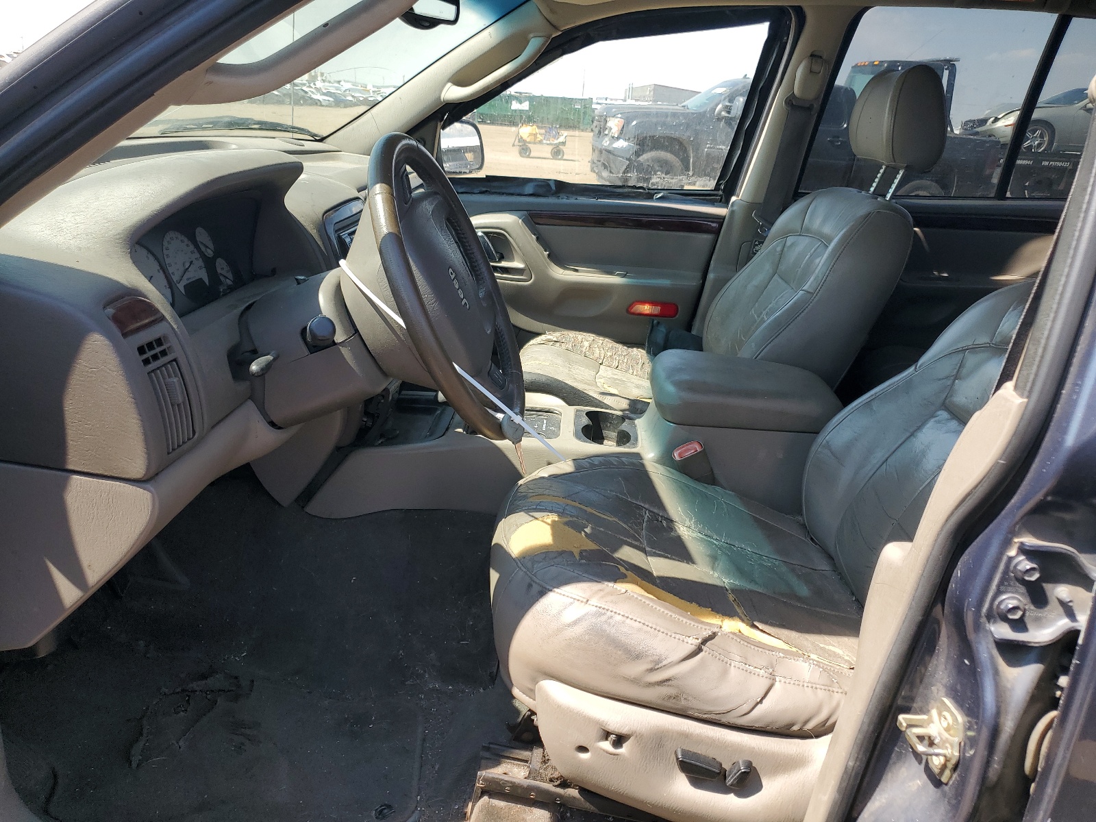 1J4GW58N83C563319 2003 Jeep Grand Cherokee Limited