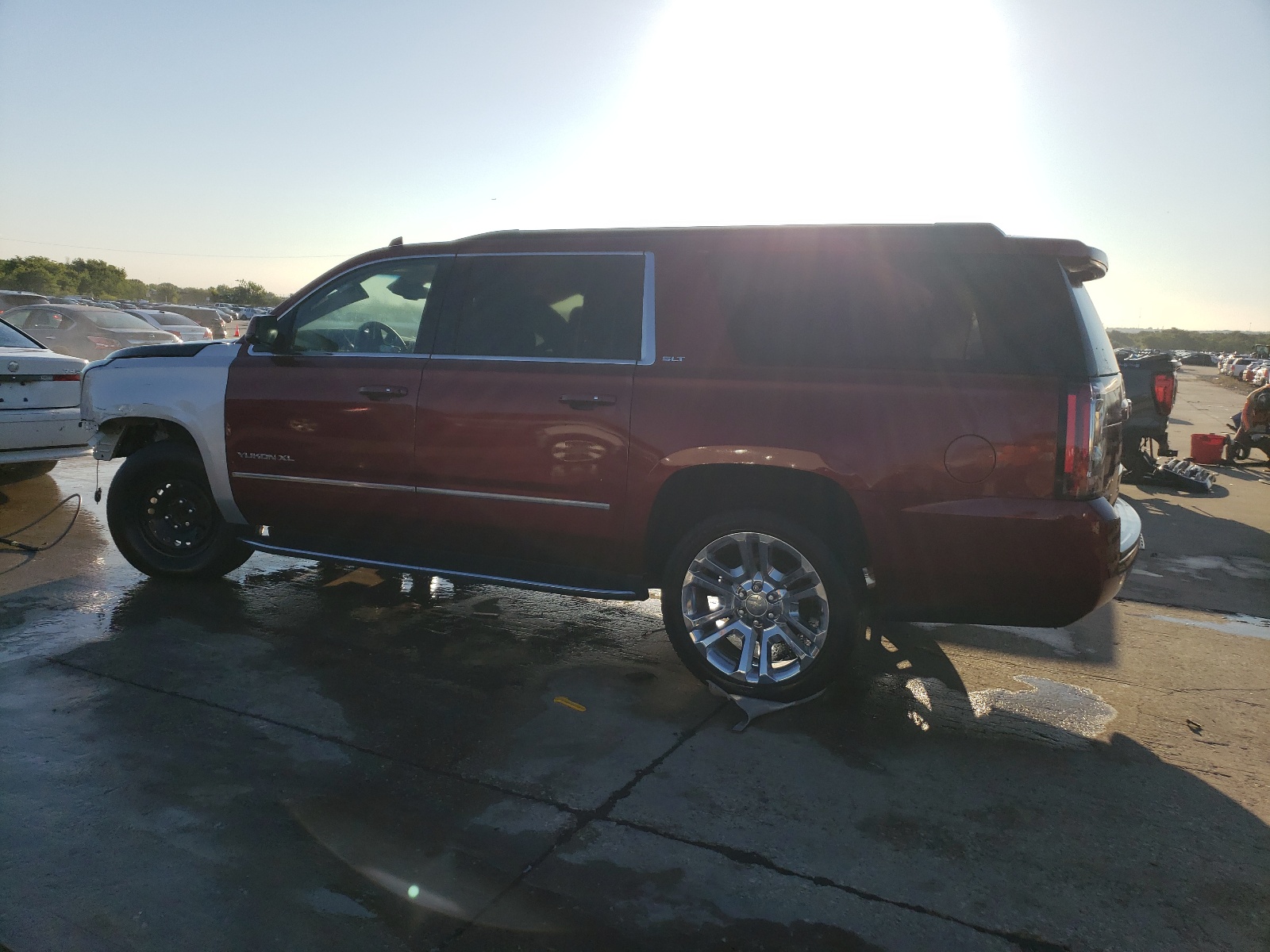 2018 GMC Yukon Xl C1500 Slt vin: 1GKS1GKC0JR383381