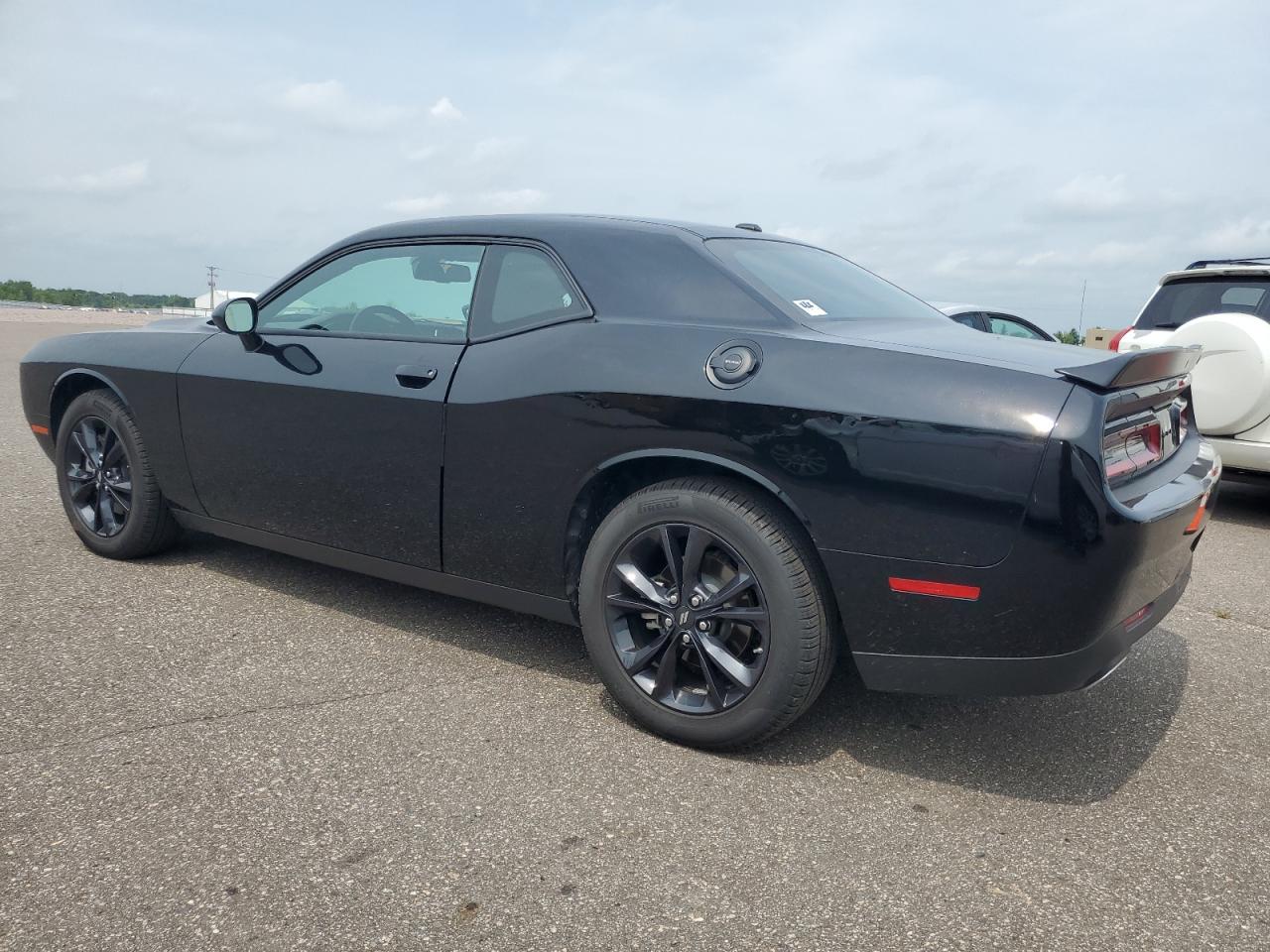 2C3CDZGG3PH670774 2023 DODGE CHALLENGER - Image 2