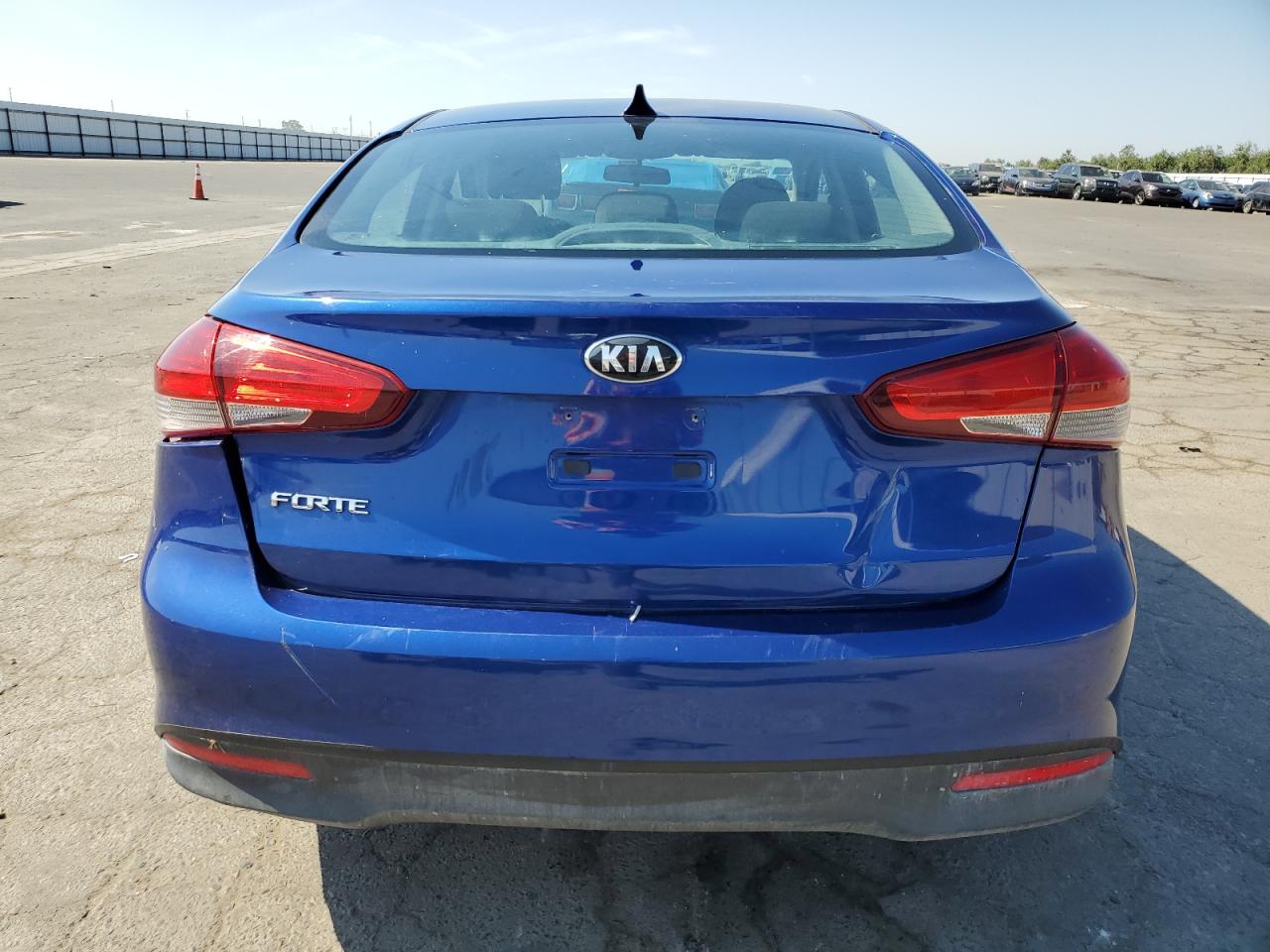 2017 Kia Forte Lx VIN: 3KPFK4A76HE013815 Lot: 64108424