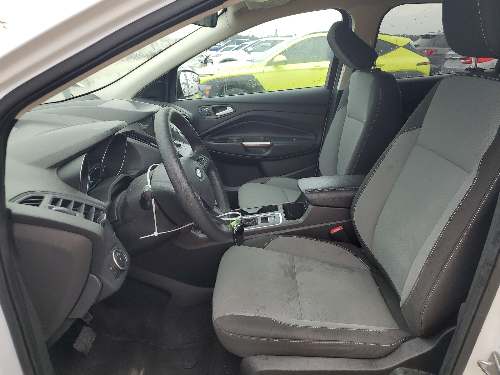 1FMCU0G93KUB12272 2019 Ford Escape Se