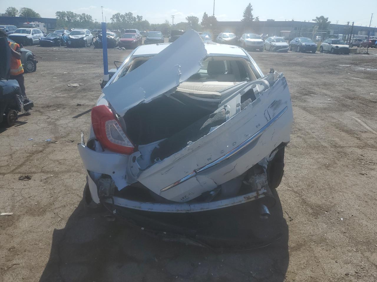 1LNHL9EK3FG604971 2015 Lincoln Mks