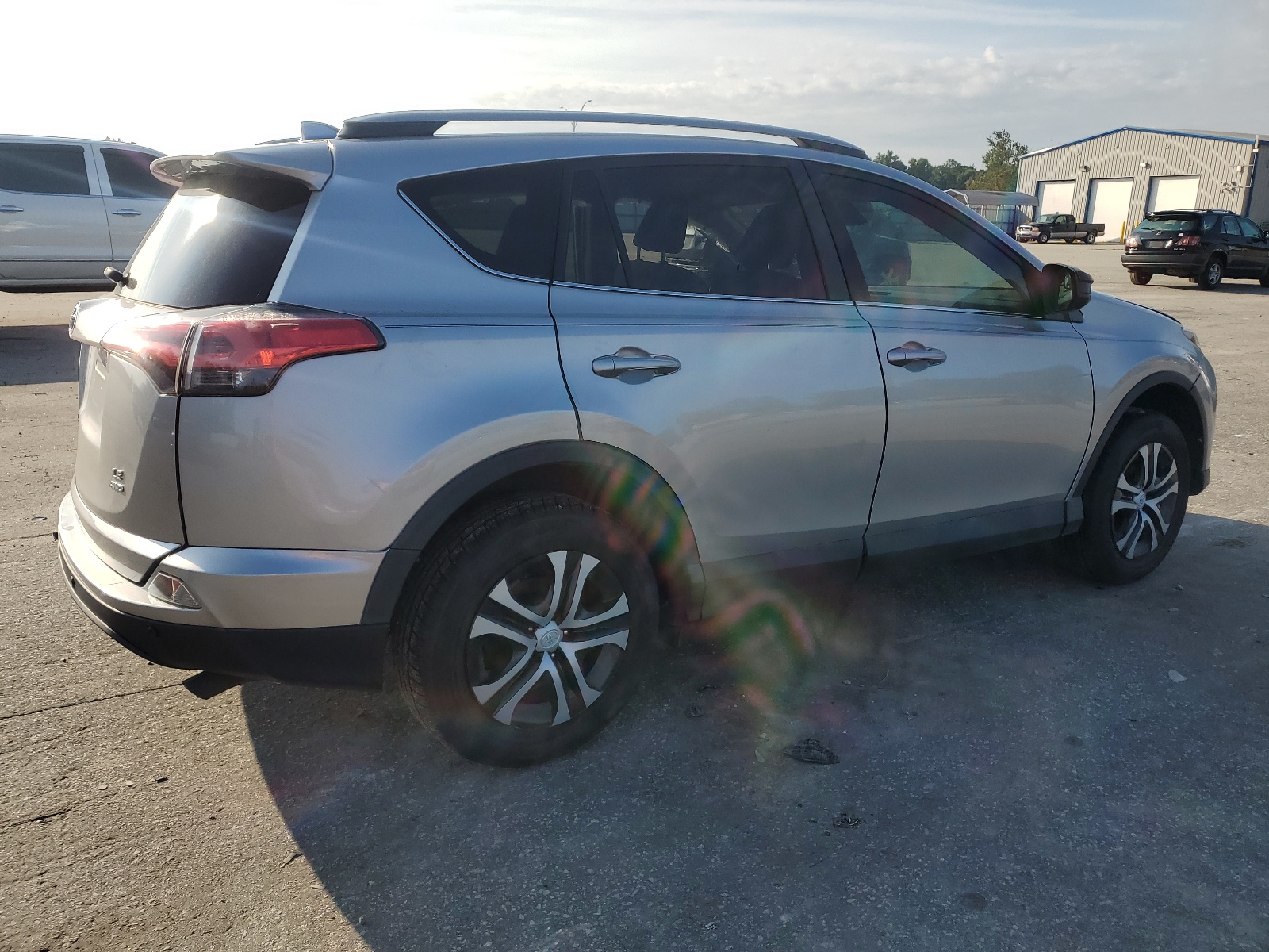 2T3BFREV6HW545398 2017 Toyota Rav4 Le