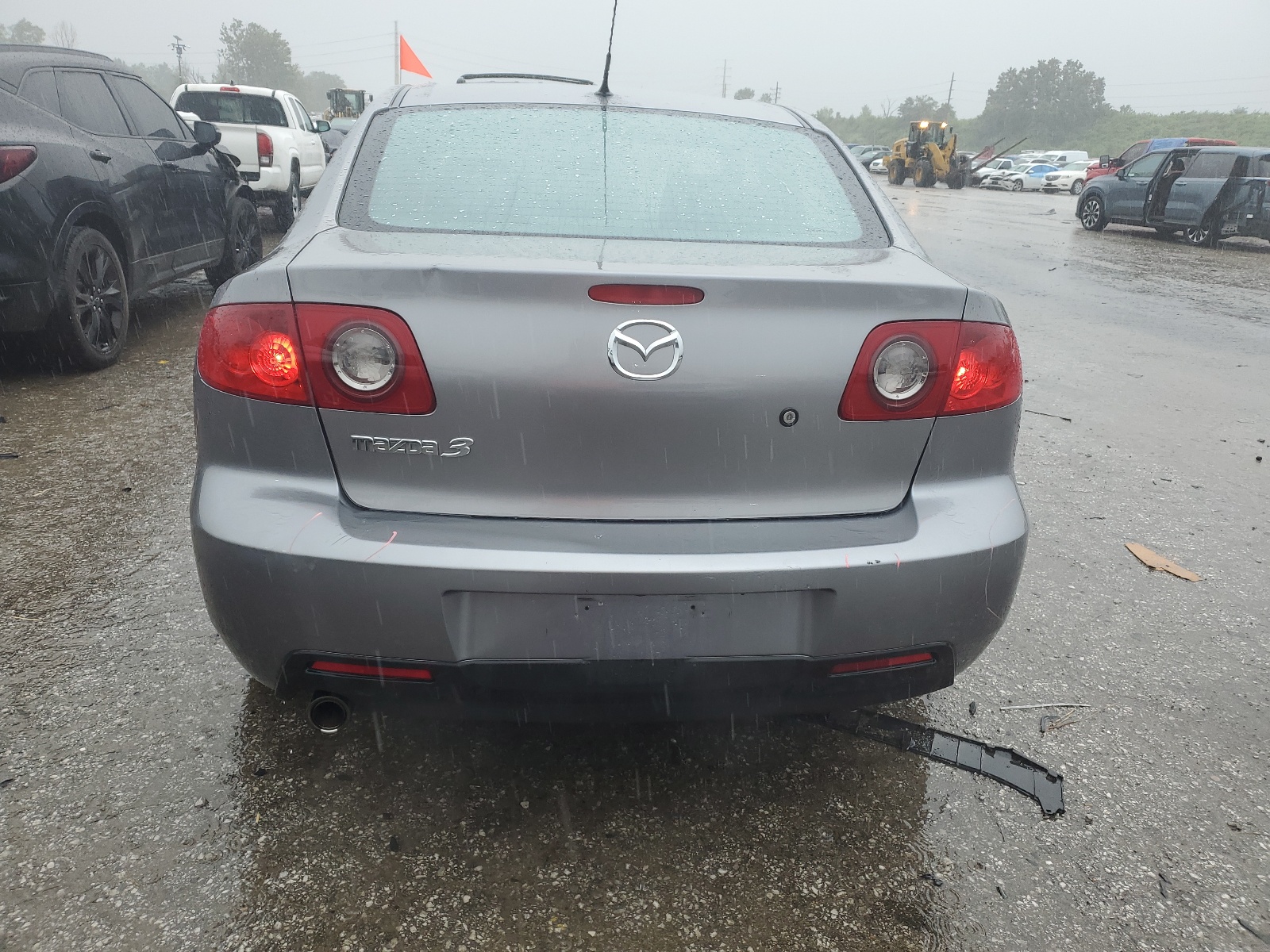 JM1BK12F161469370 2006 Mazda 3 I