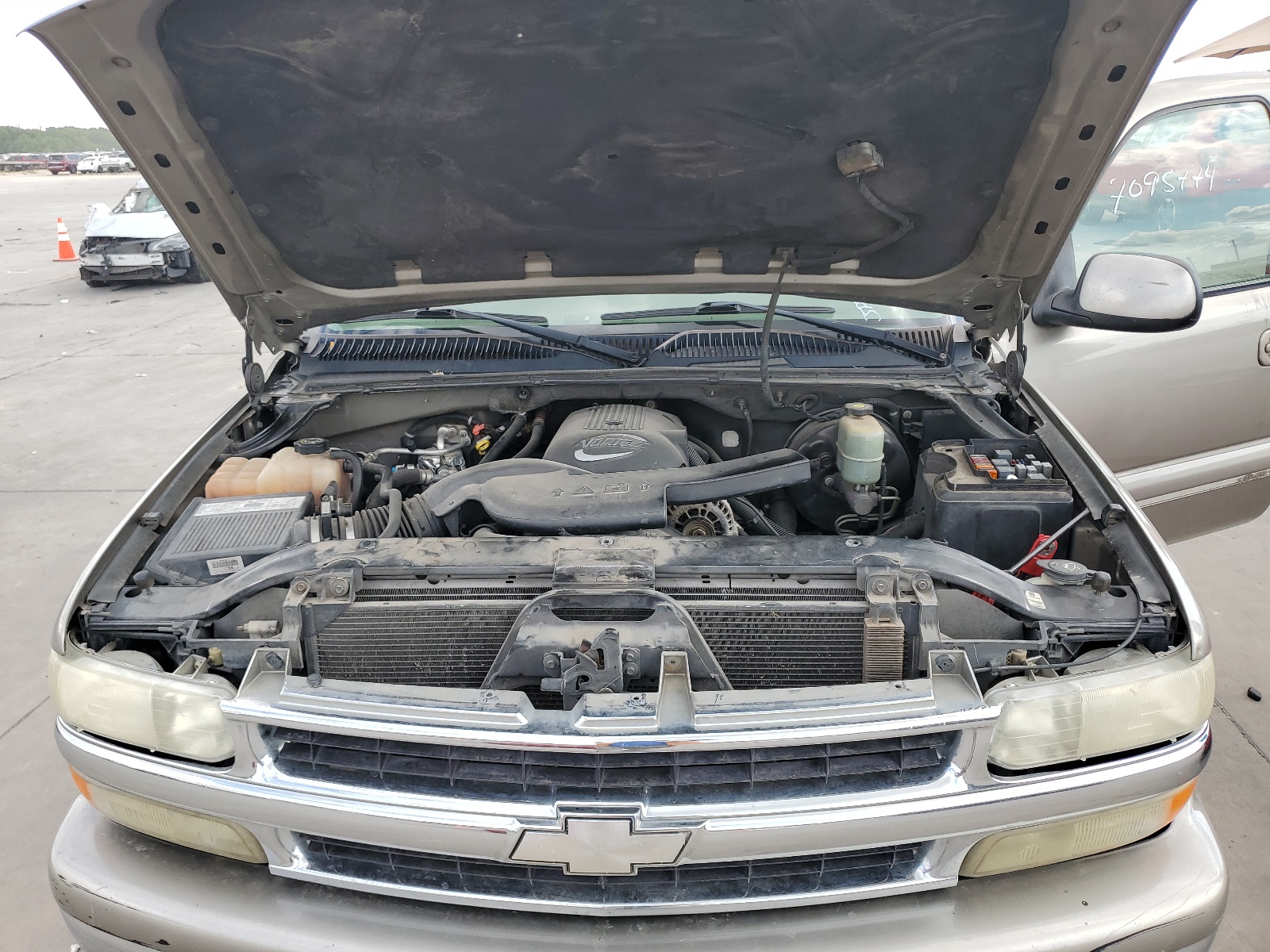 1GNEC13Z52R190235 2002 Chevrolet Tahoe C1500