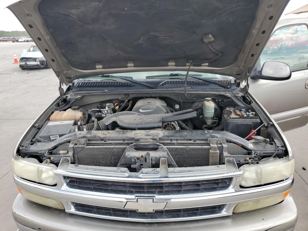 2002 Chevrolet Tahoe C1500 VIN: 1GNEC13Z52R190235 Lot: 64948364