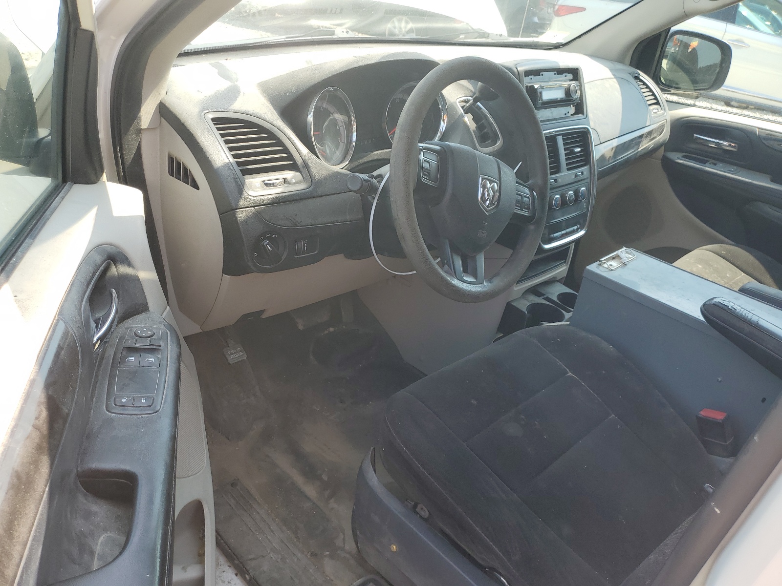 2C4JDGAG4CR262630 2012 Dodge Ram Van