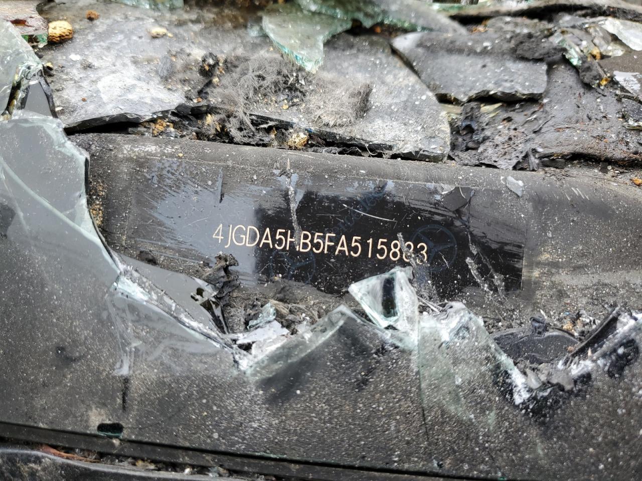 2015 Mercedes-Benz Ml 350 4Matic VIN: 4JGDA5HB5FA515883 Lot: 61663484