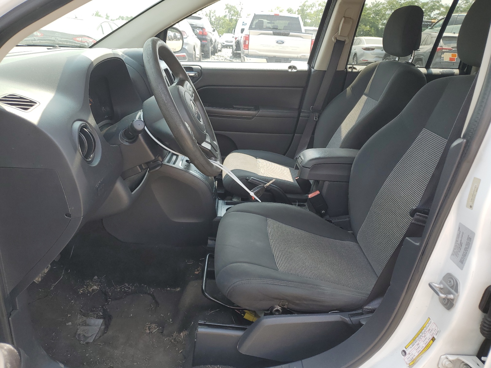 1C4NJCBAXGD611621 2016 Jeep Compass Sport