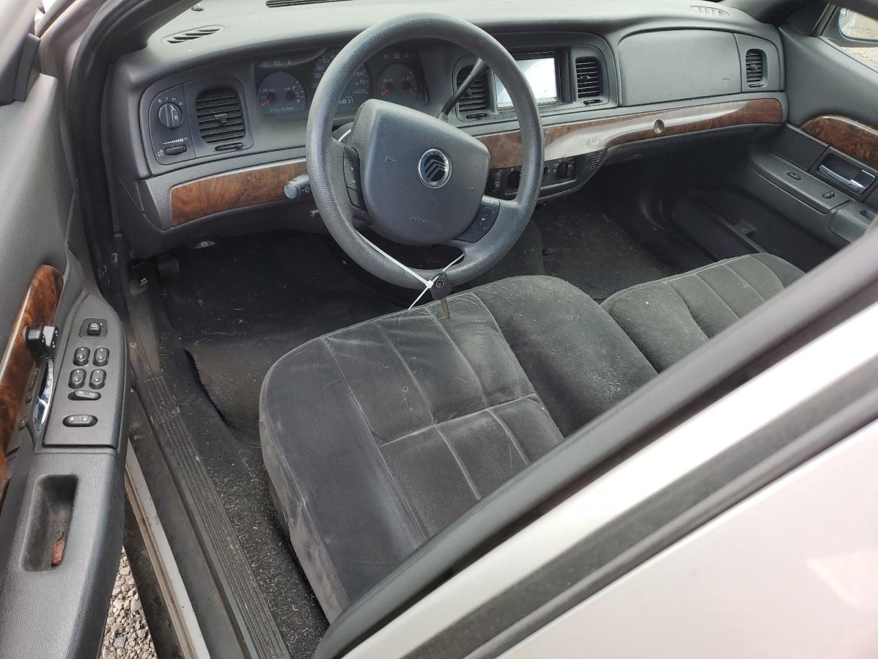 2005 Mercury Grand Marquis Gs VIN: 2MEFM74WX5X608931 Lot: 60618264