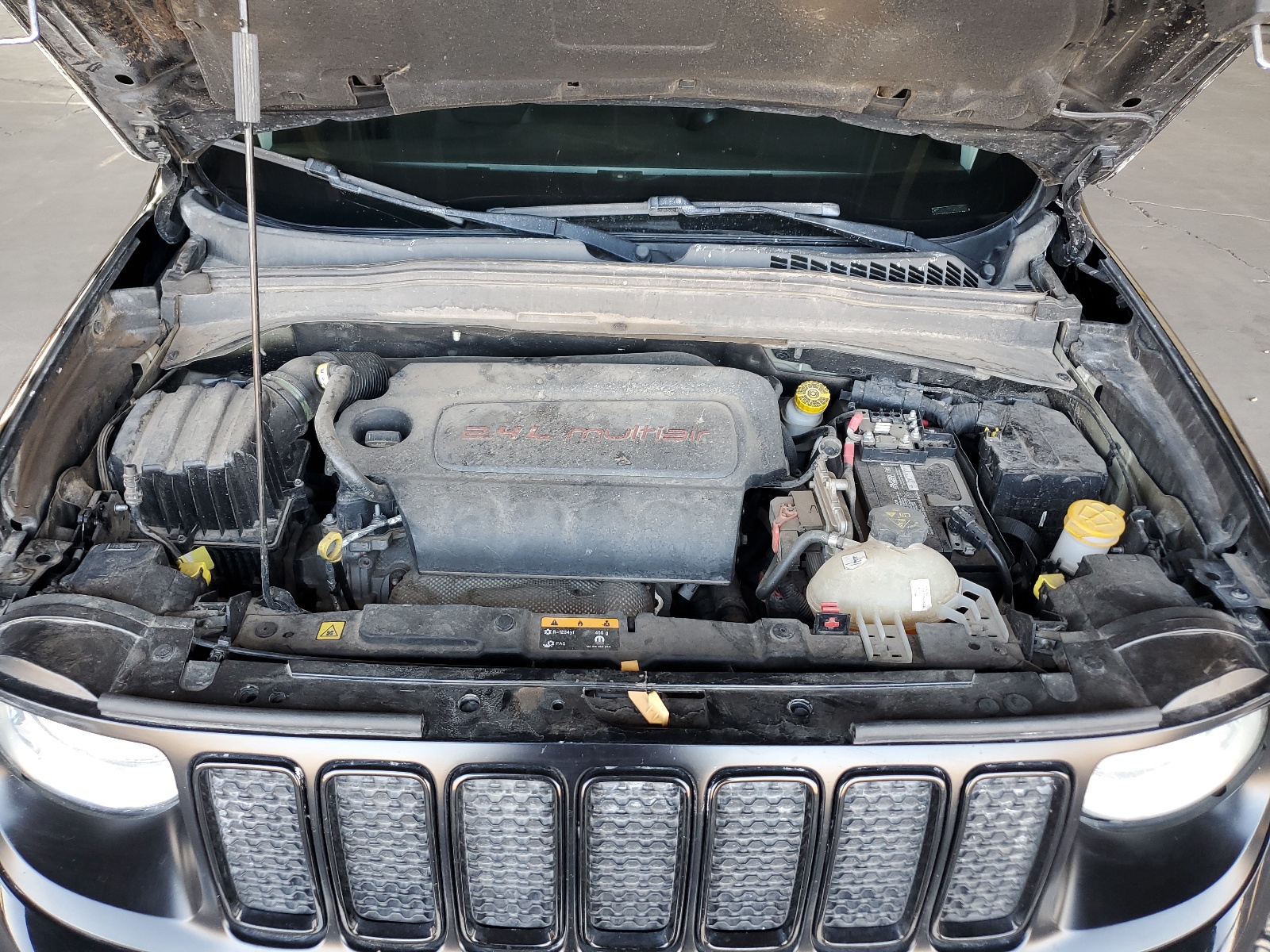 ZACNJBBB9KPK44107 2019 Jeep Renegade Latitude