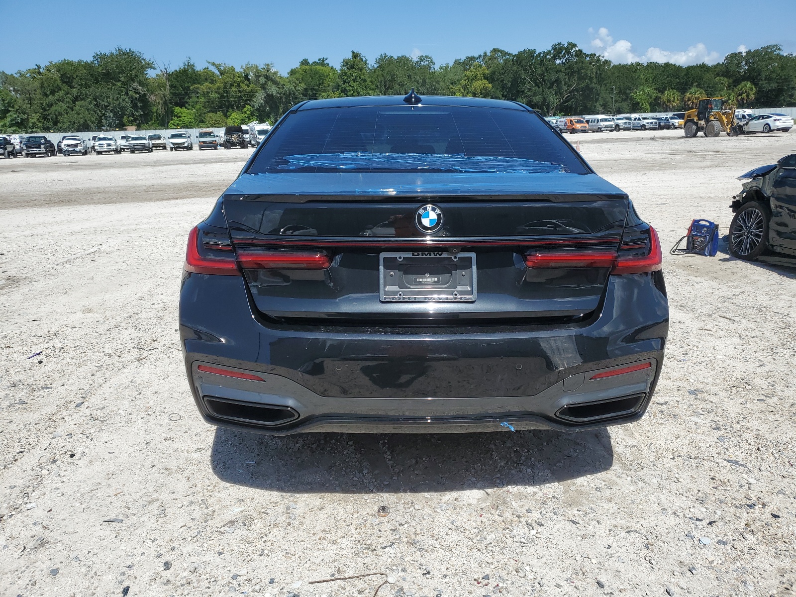 2021 BMW 750 Xi vin: WBA7U2C03MCF23642