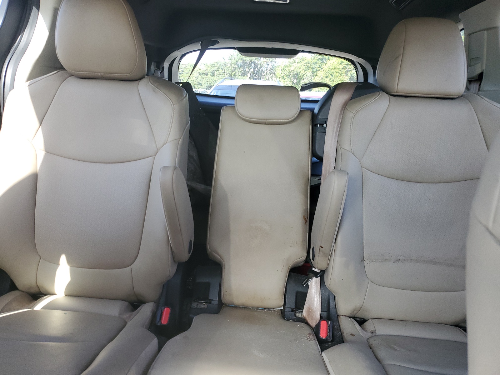 5TDJRKEC1MS045184 2021 Toyota Sienna Xle