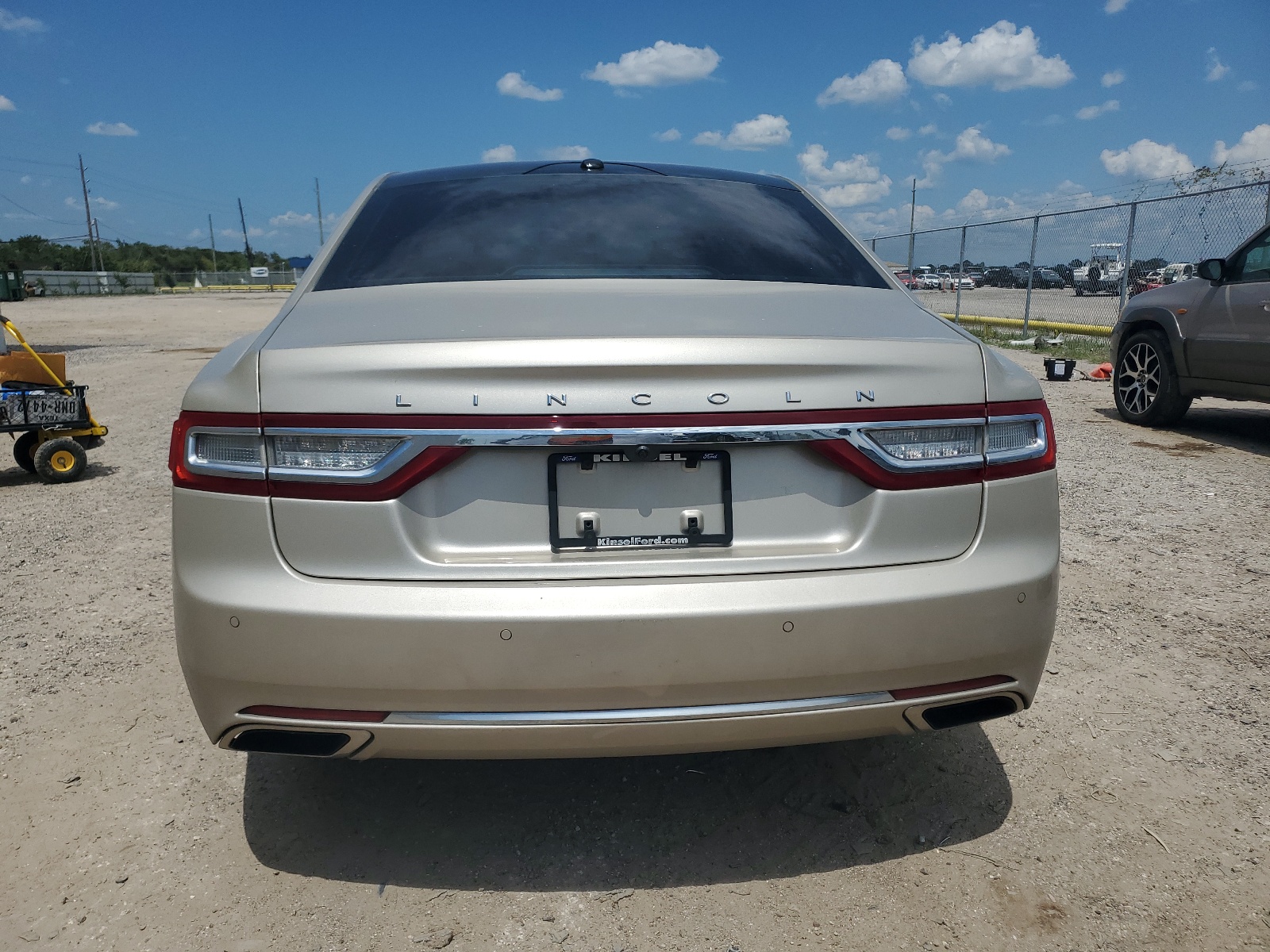 1LN6L9RP2H5628125 2017 Lincoln Continental Reserve