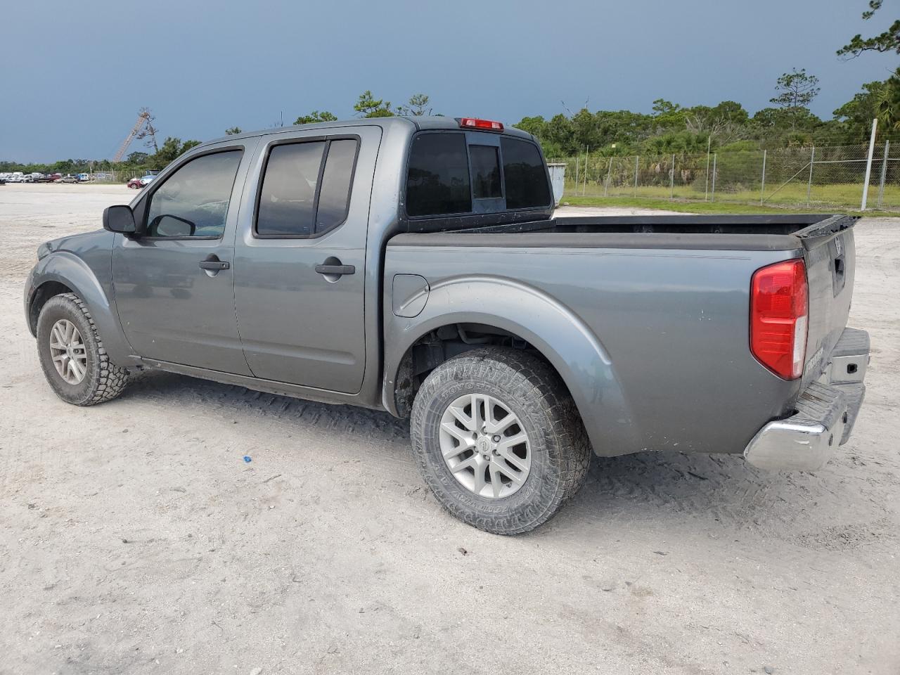 1N6AD0ER7GN734239 2016 NISSAN NAVARA - Image 2