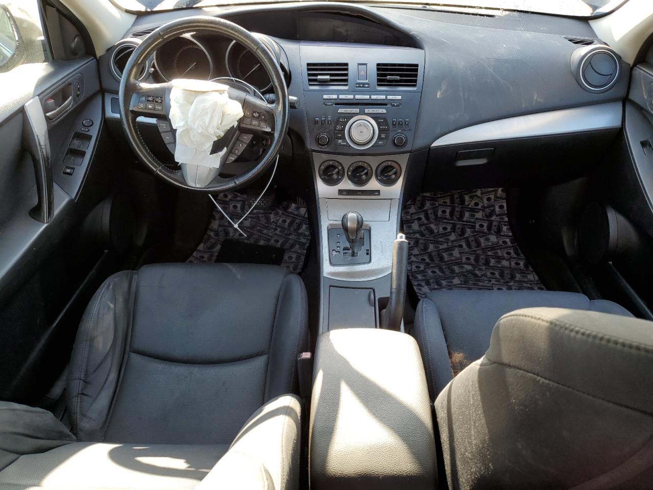 2011 Mazda 3 S VIN: JM1BL1K63B1373764 Lot: 62349084