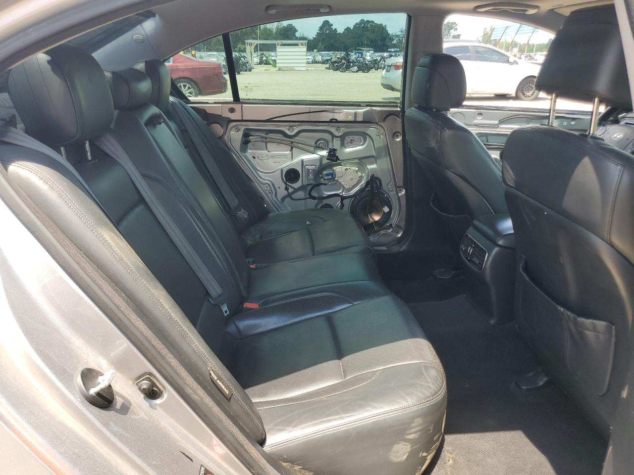 2013 Hyundai Genesis 3.8L VIN: KMHGC4DD4DU250619 Lot: 82690194