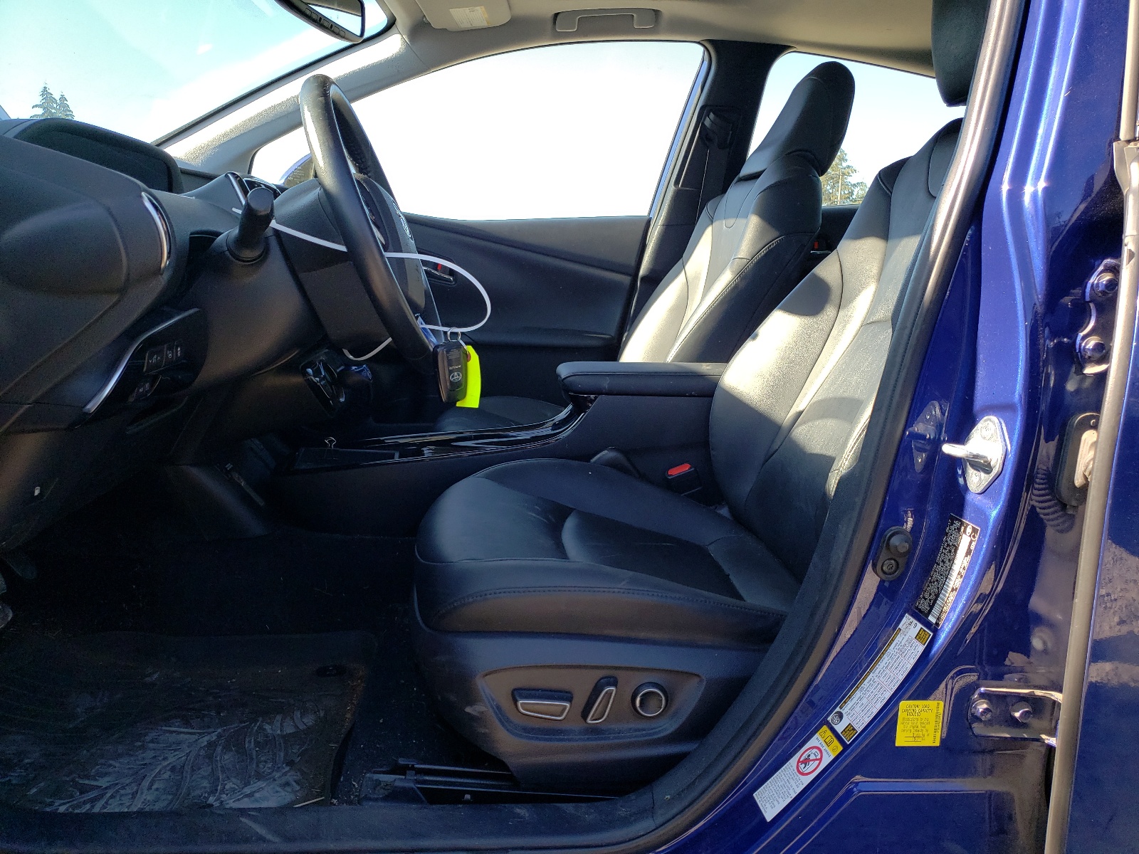 JTDKARFU8H3046187 2017 Toyota Prius