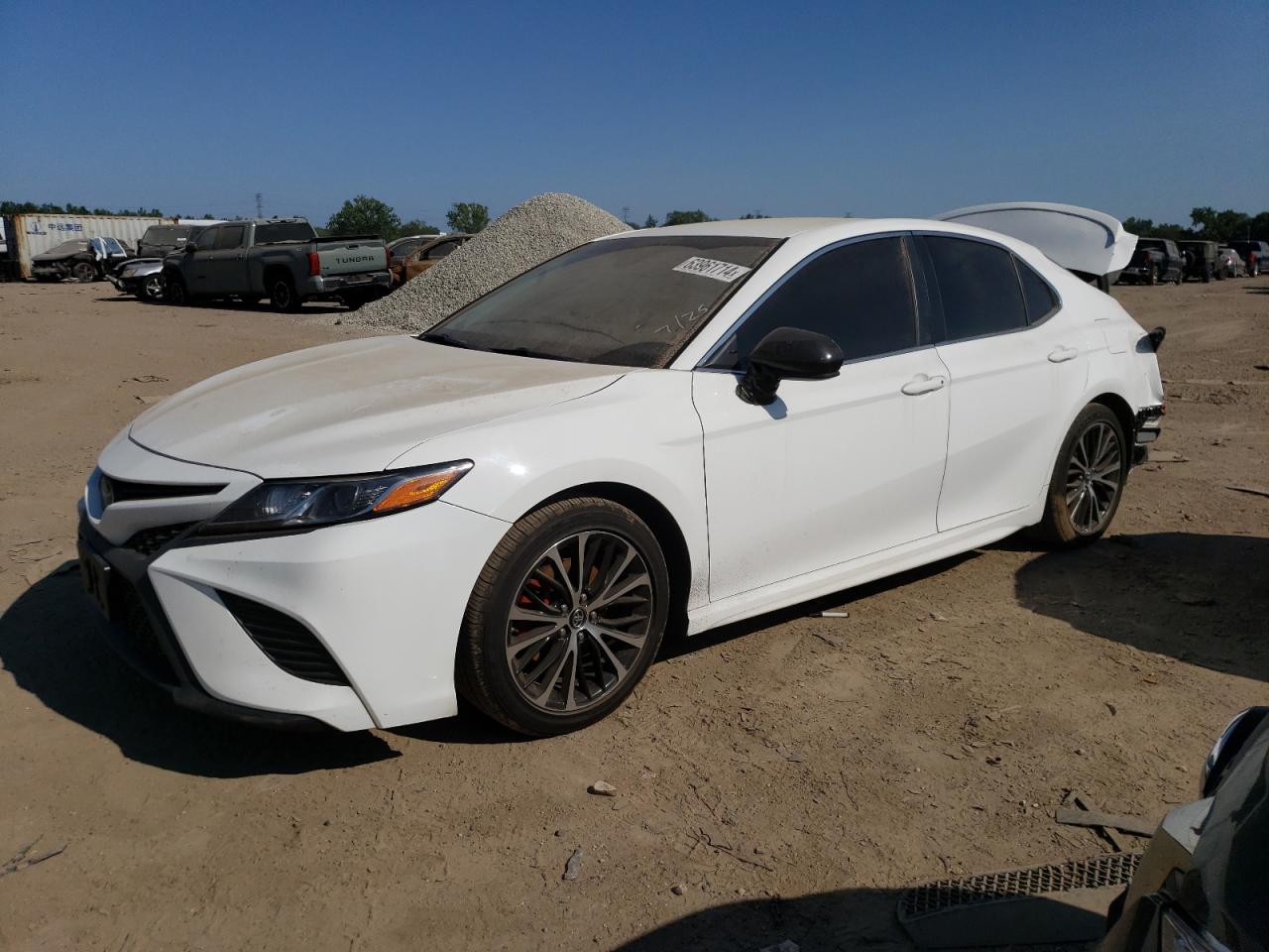 4T1B11HK3JU040144 2018 TOYOTA CAMRY - Image 1