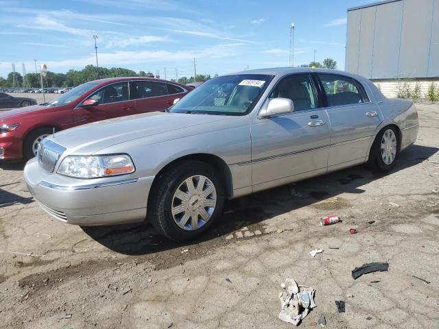 2004 Lincoln Town Car Ultimate