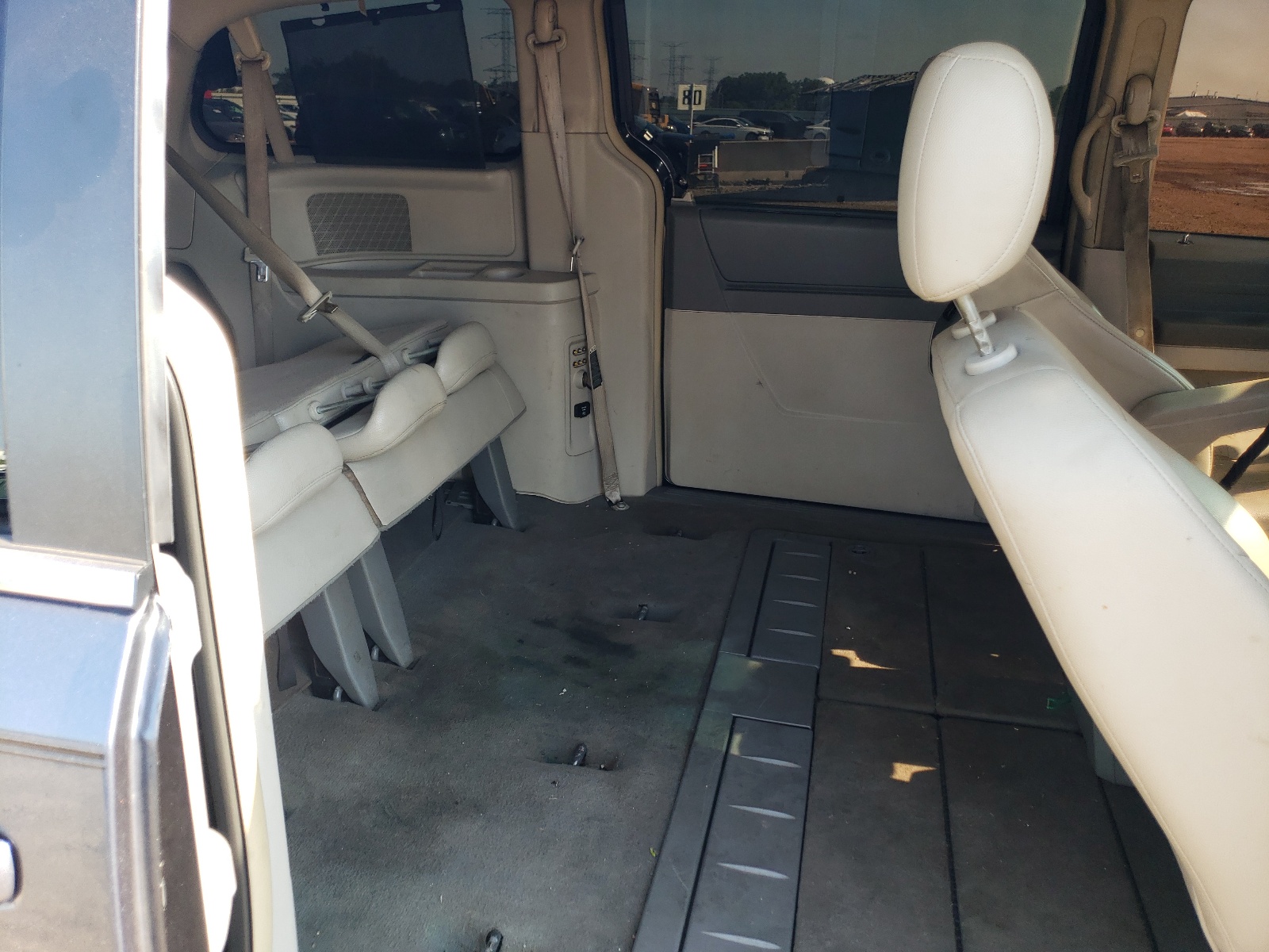 2A8HR54P48R843058 2008 Chrysler Town & Country Touring