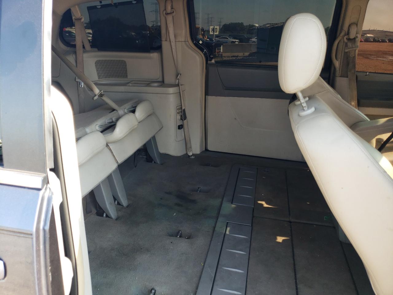 2008 Chrysler Town & Country Touring VIN: 2A8HR54P48R843058 Lot: 63094714