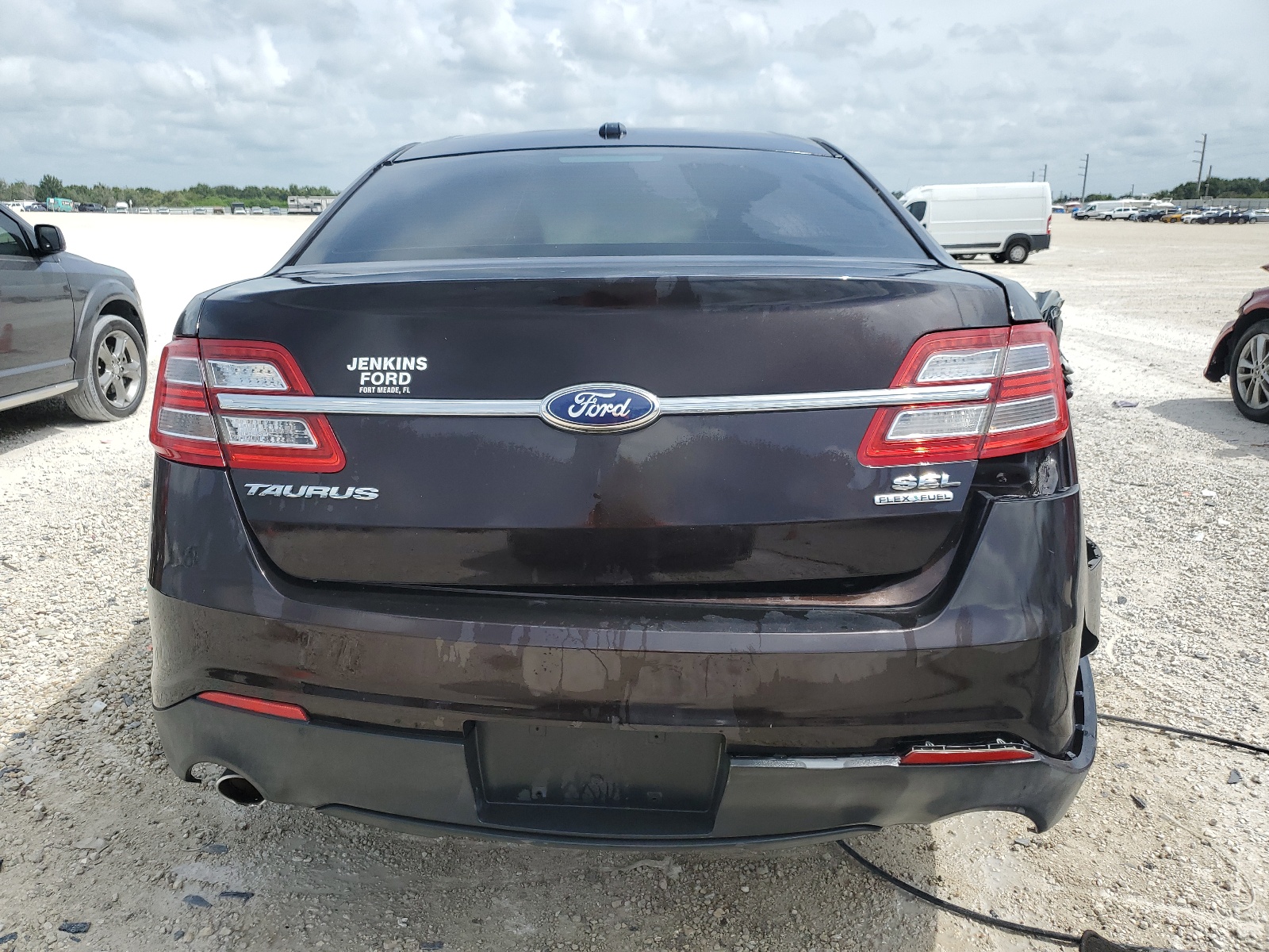 1FAHP2E87DG236043 2013 Ford Taurus Sel
