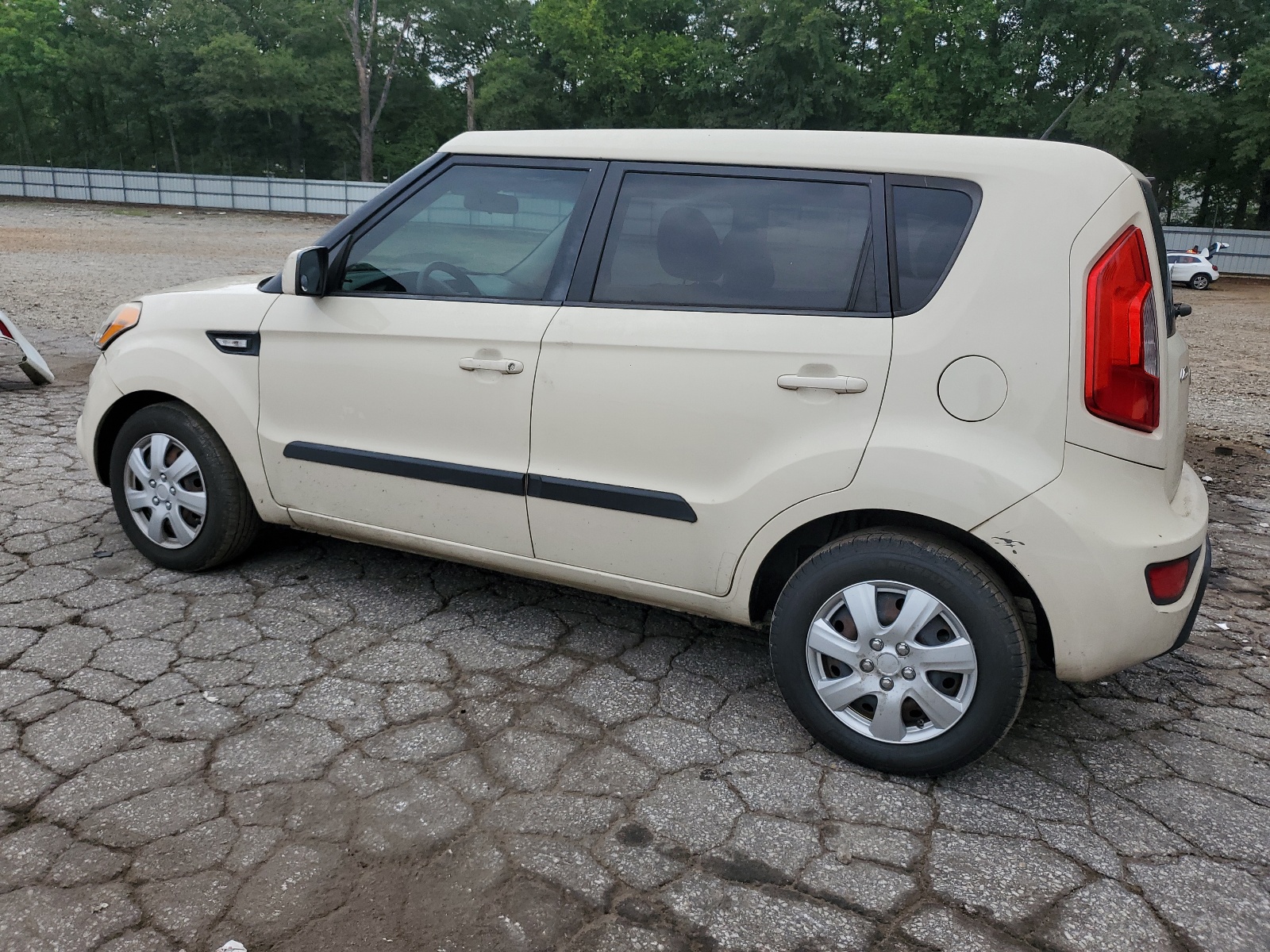 2012 Kia Soul vin: KNDJT2A59C7457922