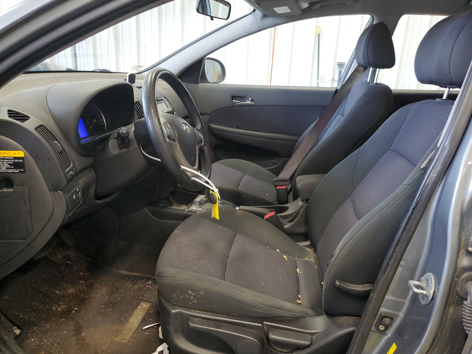 KMHDC8AE6AU073865 2010 Hyundai Elantra Touring Gls