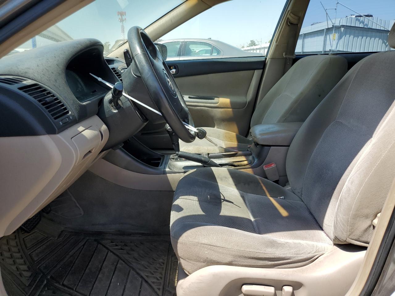 2003 Toyota Camry Le VIN: 4T1BF32K73U554703 Lot: 64265214